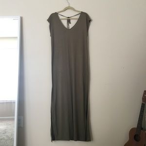 Hunter Green slip-on dress with slits & tie back.