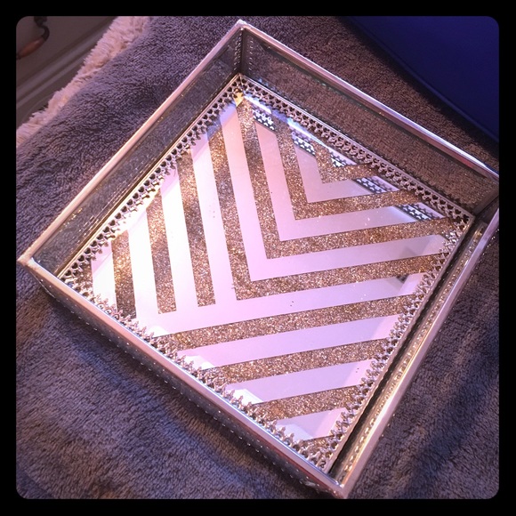 Accessories - Beautiful silver and gold jewerly tray