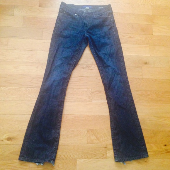 Nice dark blue jeans!