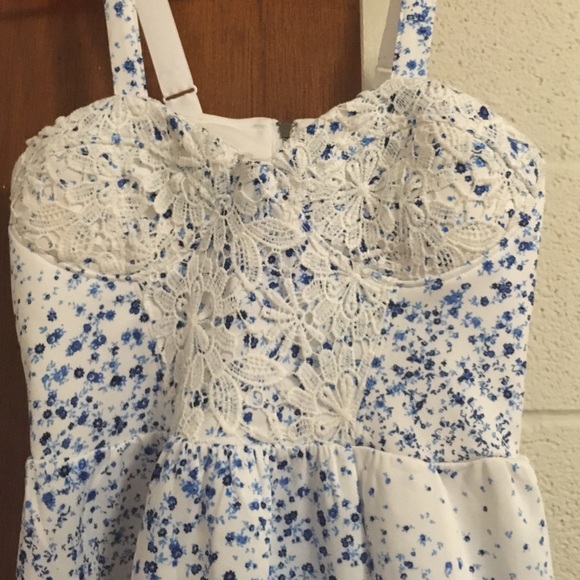 Jessica Simpson Dress - Picture 2 of 2