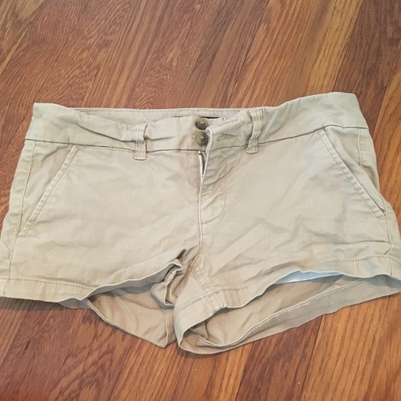 Khaki American Eagle Shorts