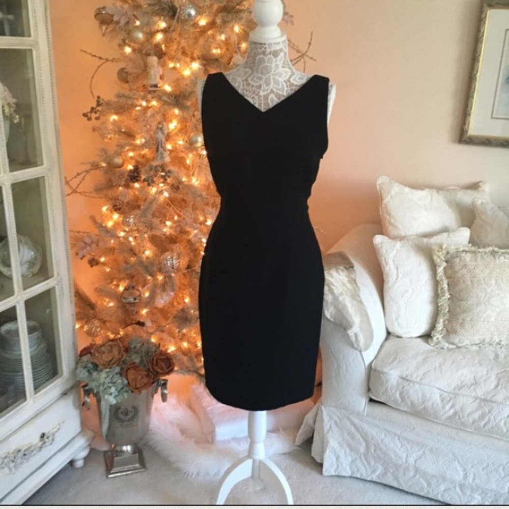 $159 Retail Host Pick🎉Maggie London black cocktail dress - Picture 7 of 7