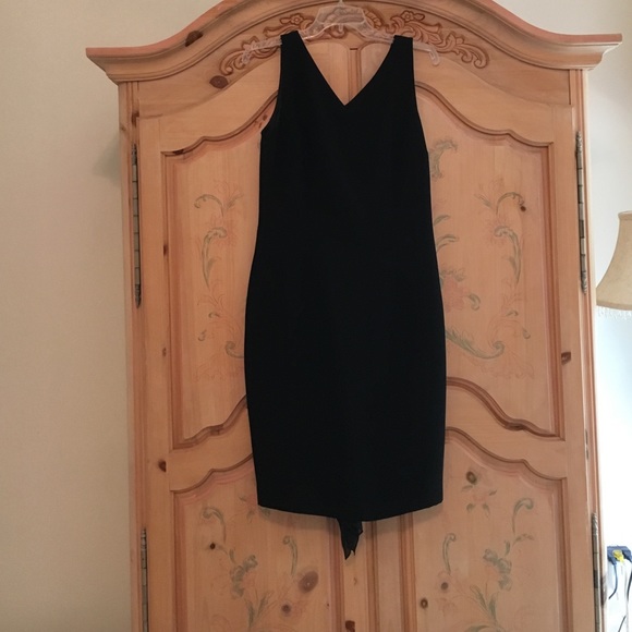 $159 Retail Host Pick🎉Maggie London black cocktail dress - Picture 6 of 7