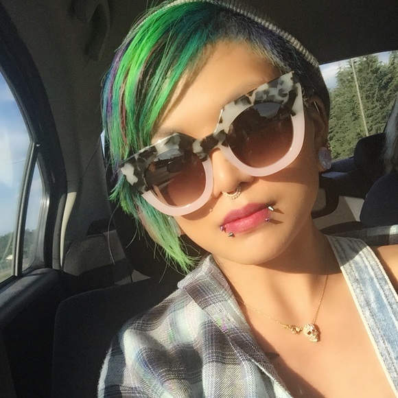 Meet the seller - Lorraine 👽 - Picture 6 of 6