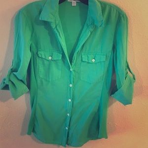 James Perse Size 2 (M) Kelly green button up