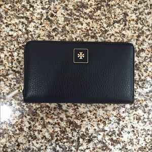 Tory Burch clara zip continental wallet black