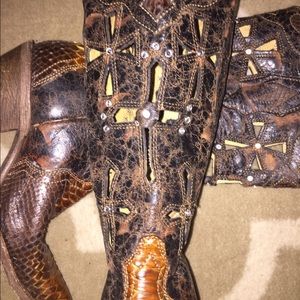 Corral cowboy boots size 6 Vintage Python