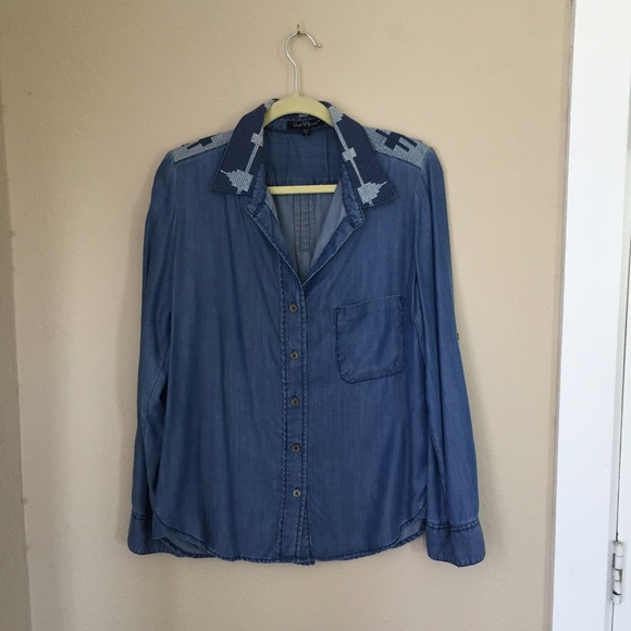 🎉HP🎉Velvet Heart Chambray Shirt - Picture 2 of 3