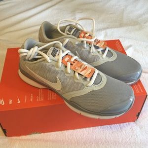 Cute comfortable simple Nike shoes!