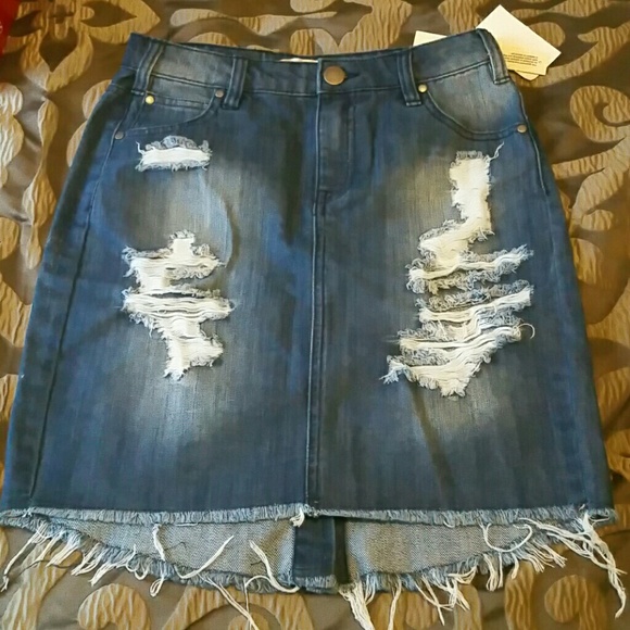 Mini blue jean skirt - Picture 1 of 2