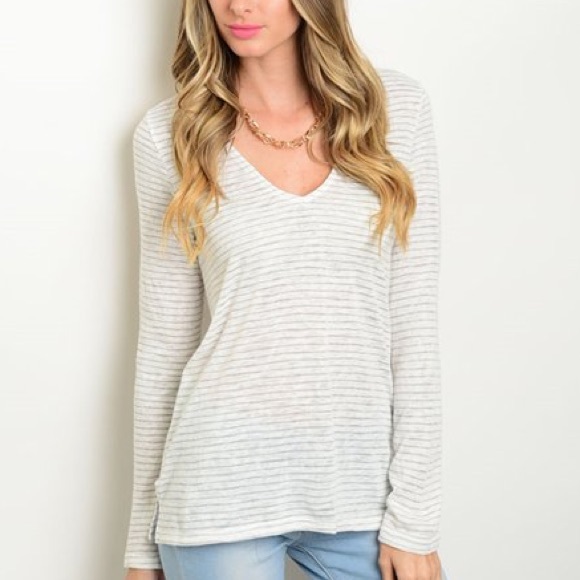 •'NOELLE' V-NECK SWEATER• - Picture 2 of 4