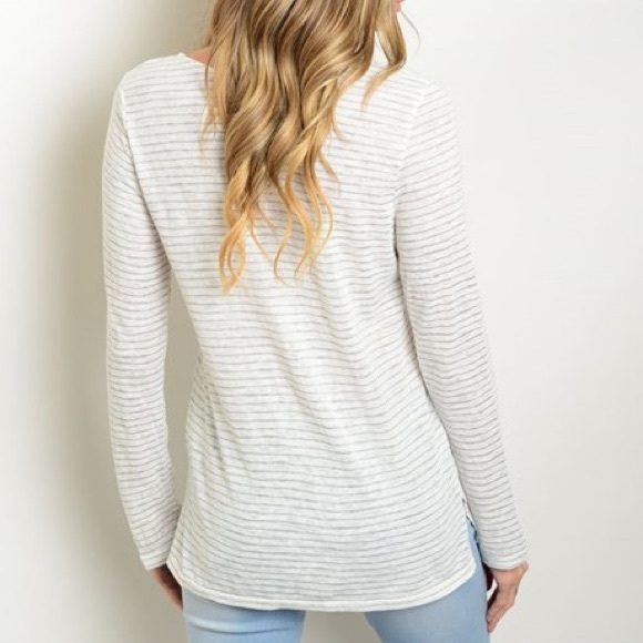 •'NOELLE' V-NECK SWEATER• - Picture 3 of 4