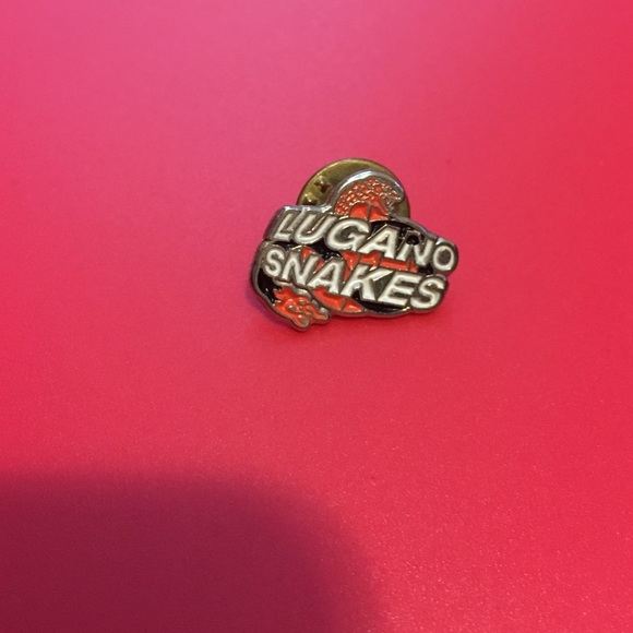 Collectible pin