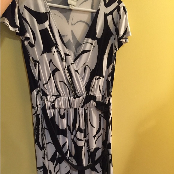 Worn once low cut summer dress with belt