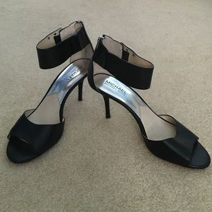 Michael Kors Sandal 8.5