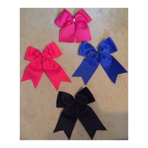 Bundle of 4 cheer bows!