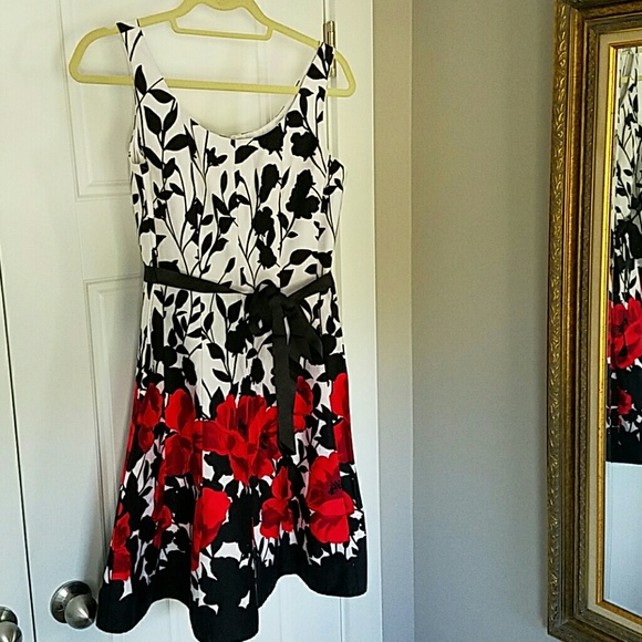 Jessica Howard Dresses & Skirts - 💕💕💕Jessica Howard dress size 4p