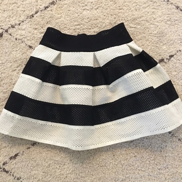 Black and white skater skirt - Picture 5 of 6