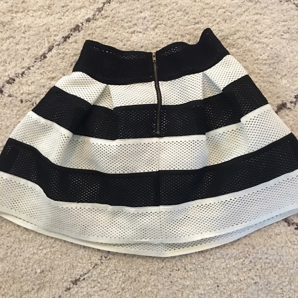 Black and white skater skirt - Picture 6 of 6