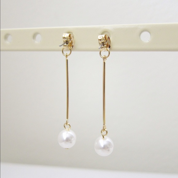 Dangle pearl earrings - Picture 3 of 4