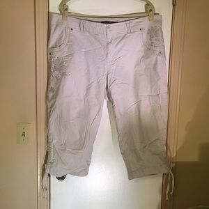 Women's plus size capris