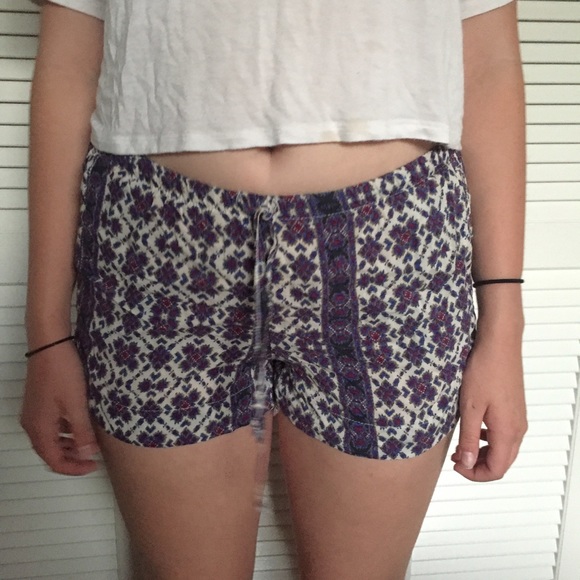 brandy Melville paisley shorts