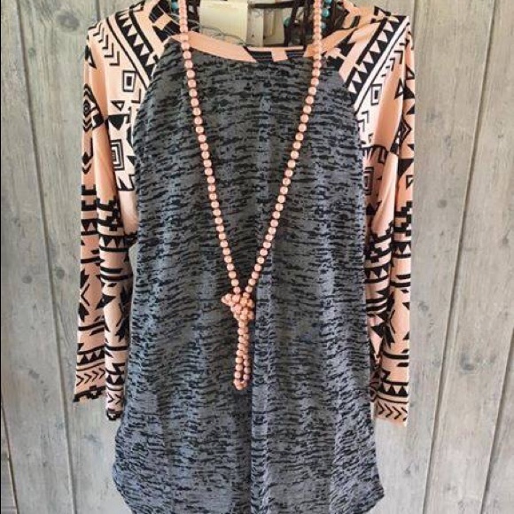Cowgirl Charcoal Burnout Aztec sleeves top size S - Picture 2 of 3