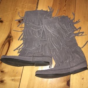 Grey Minnetonka Fringe 3 layer Boots