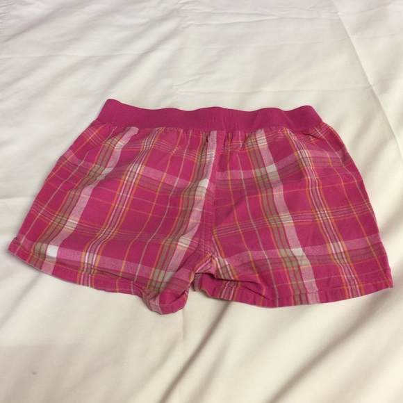 Girl's hot pink shorts - Picture 2 of 2