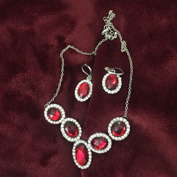 Beautiful ruby red necklace and matching earrings