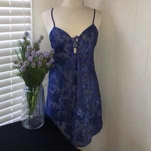 BEAUTIFUL BLUE FLORAL LINGERIE.  New No Tags.