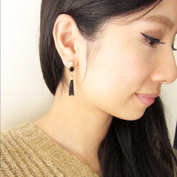 Jewelry tassel earrings- Black - Picture 3 of 3