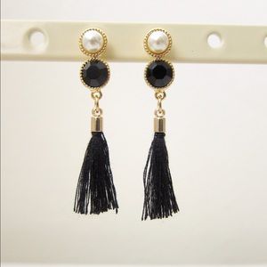 Jewelry tassel earrings- Black