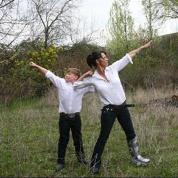 Meet your Posher, Tara - Picture 1 of 1