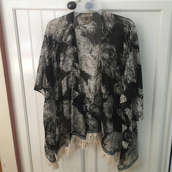 Flowy kimono