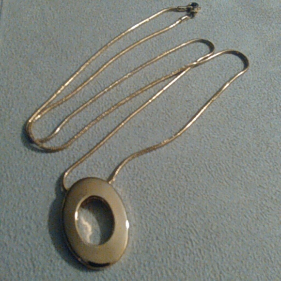 Gold tone Kokopelli necklace - Picture 3 of 3