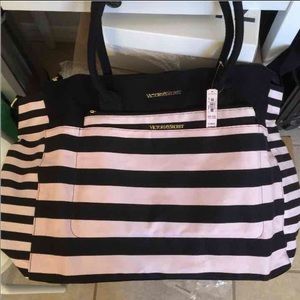 NWT Victoria's Secret getaway bag