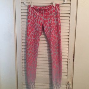 Alo Yoga Pink leopard fade Dark to light pants