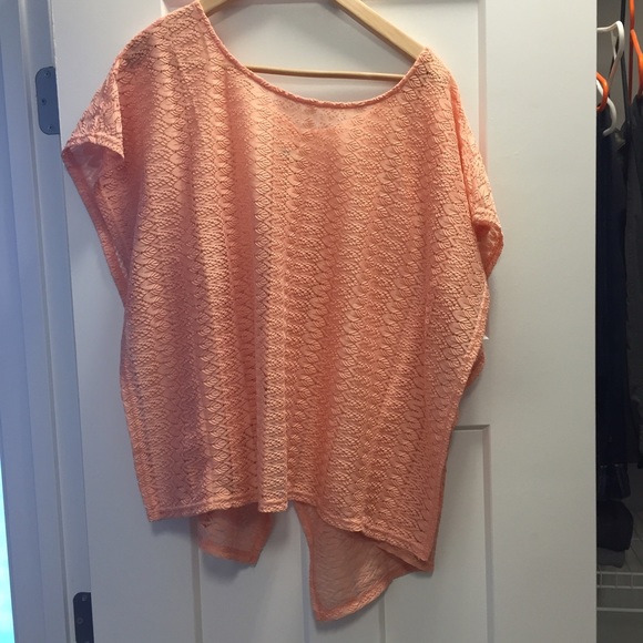NWOT Fun, flirty open back top- peach sz M
