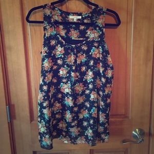 Mystree size M boho floral split back blouse