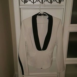 Fitted white blazer