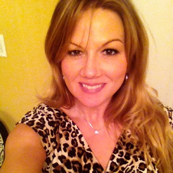 Meet your Posher, April - Picture 2 of 2