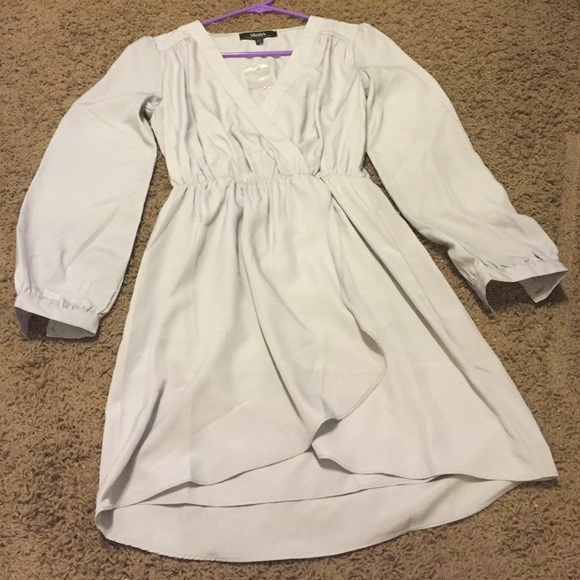 Long sleeve light gray Lulu's dress