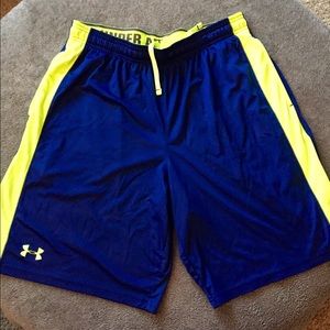 Men's Under Armour Athletic Shorts - Large