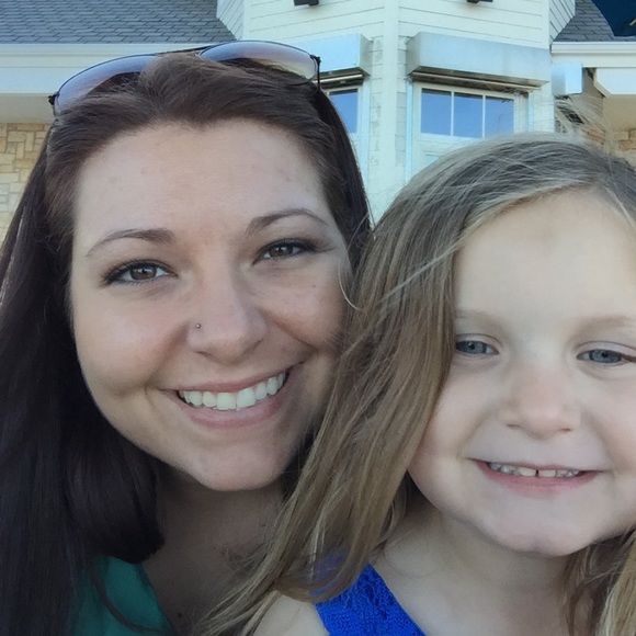 Meet your Posher, Alyssa