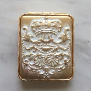 MAC LIMITED EDITION Royal Assets Palette