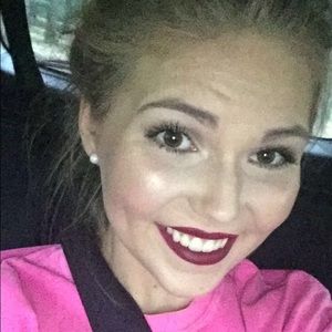 Meet your Posher, Caroline