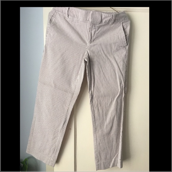 Gap curvy fit cropped seersucker pants, size 2