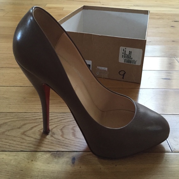 ***SOLD*** Christian Louboutin Feticia 120 Kid. - Picture 3 of 4