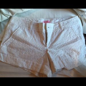 Great pair of eyelet white Lilly Pulitzer shorts 6